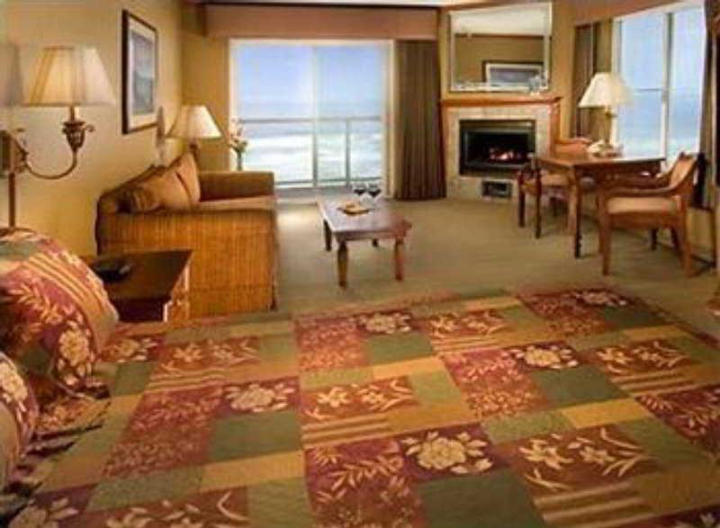 نيوبورت Elizabeth Oceanfront Suites, Ascend Hotel Collection المظهر الخارجي الصورة